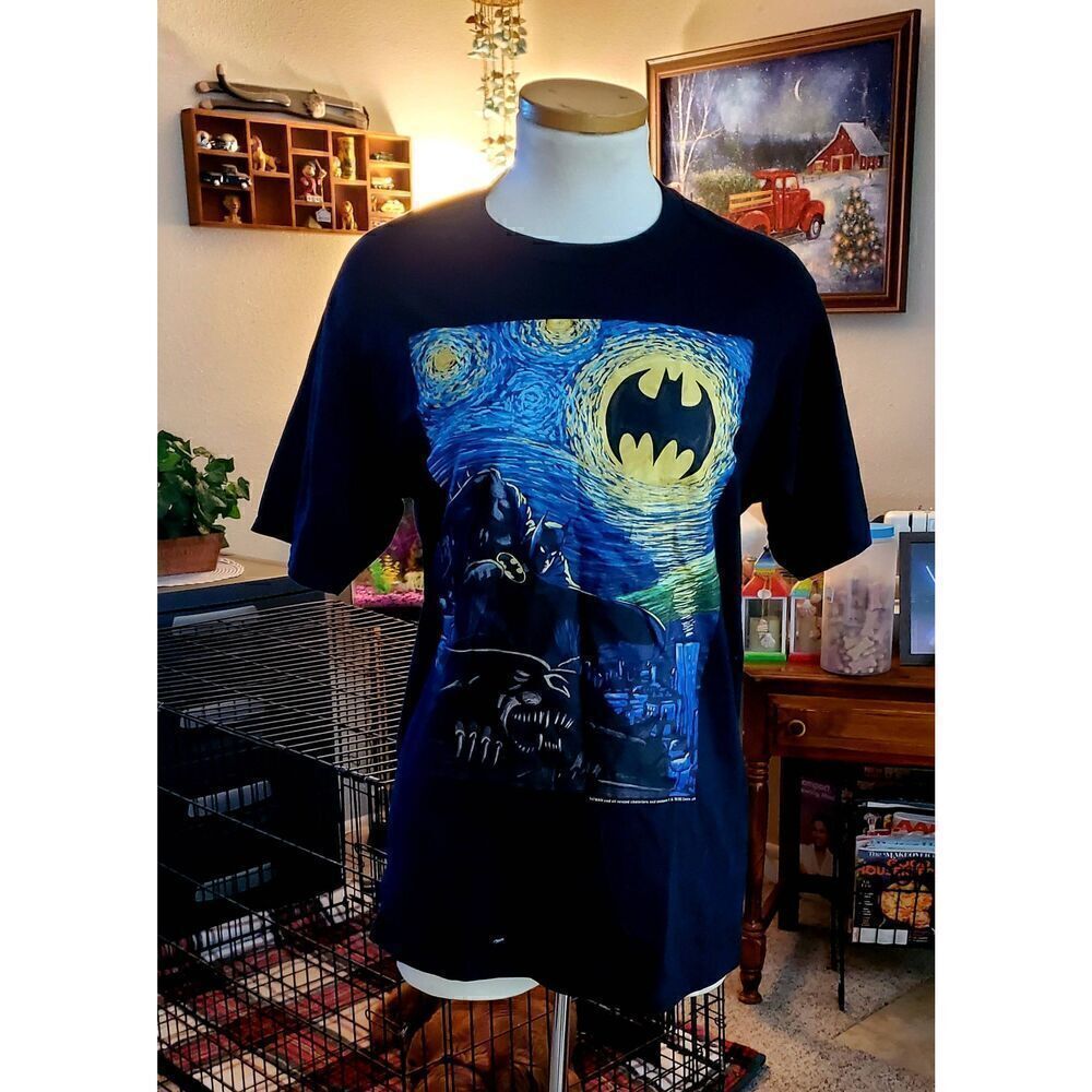 NEW WITH TAGS MENS BATMAN SHIRT
